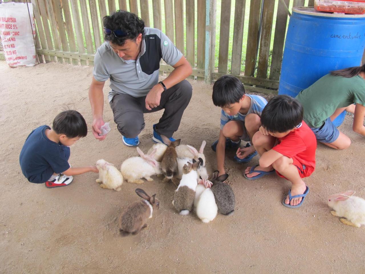 Uk Farm Otel Kluang Dış mekan fotoğraf