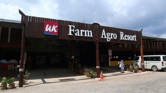 Uk Farm Otel Kluang Dış mekan fotoğraf